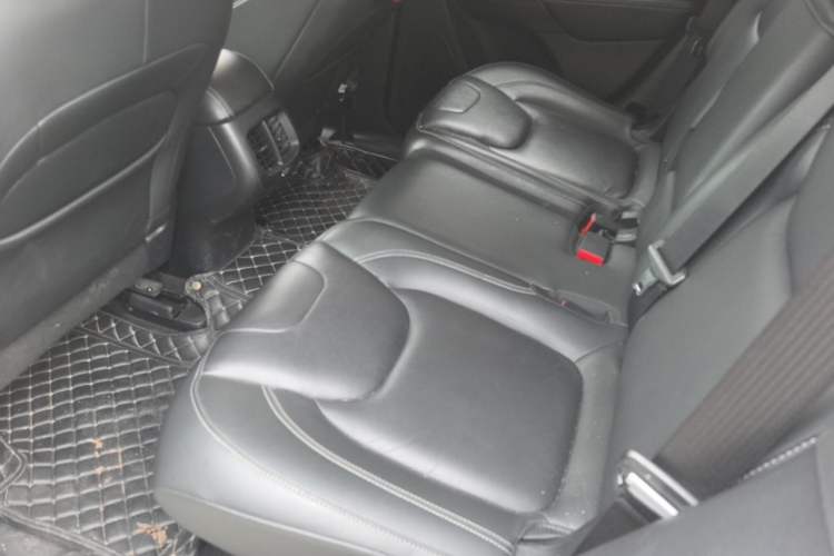 Used Jeep Cherokee 2017 2.4L Leading Edition Left Rear Seat