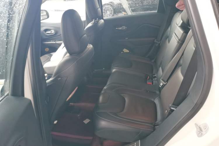 Used Jeep Cherokee 2017 2.0L Superior Edition Left Rear Seat
