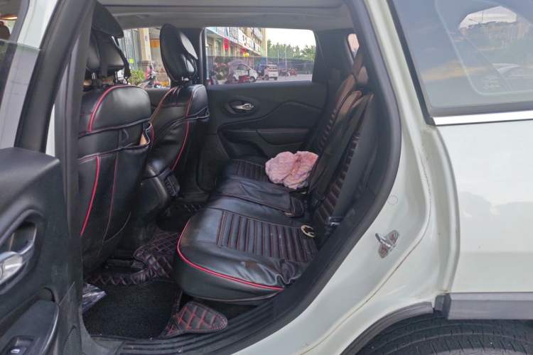 Used Jeep Cherokee 2017 2.4L Leading Edition Left Rear Seat