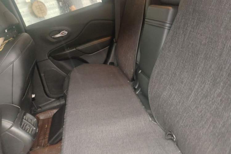 Used Jeep Cherokee 2017 2.4L Leading Smart Edition Left Rear Seat