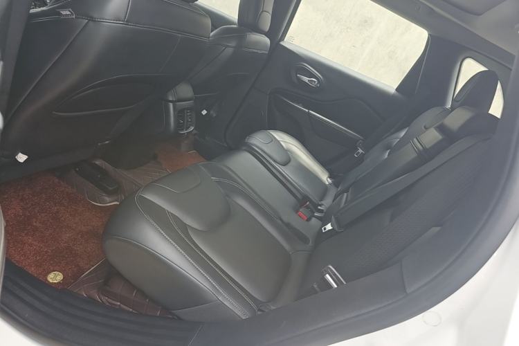 Used Jeep Cherokee 2017 2.4L Excellence Edition Left Rear Seat