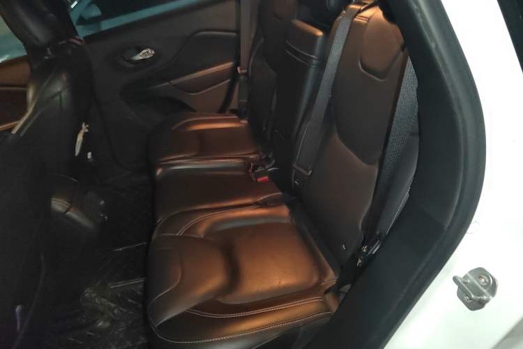 Used Jeep Cherokee 2017 2.4L Leading Edition Left Rear Seat