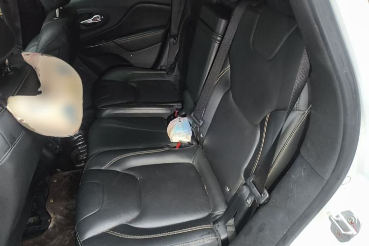 Used Jeep Cherokee 2017 2.0L Superior Edition Left Rear Seat