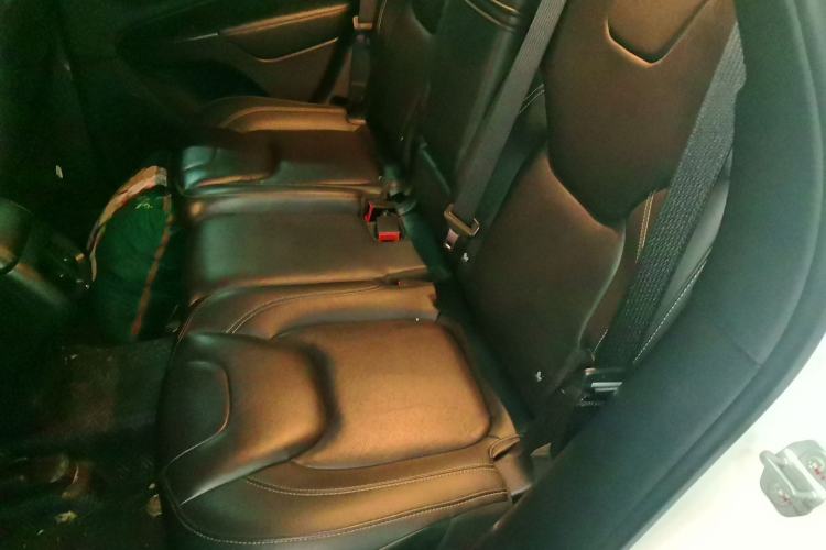 Used Jeep Cherokee 2017 2.0L Superior Edition Left Rear Seat