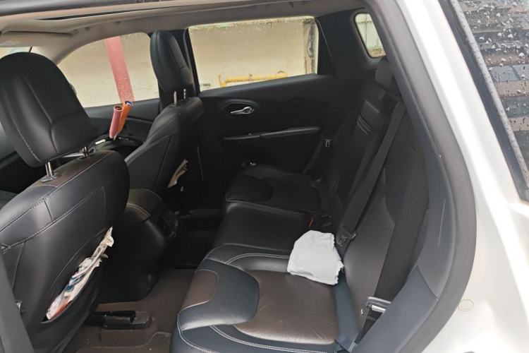 Used Jeep Cherokee 2017 2.0L Superior Edition Left Rear Seat