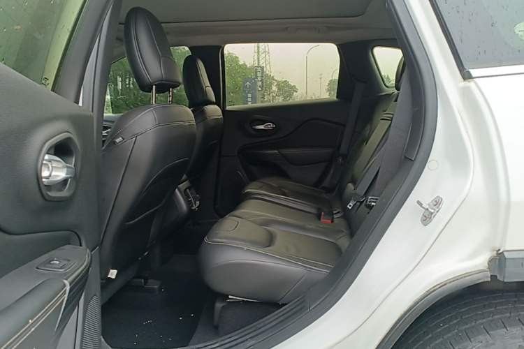 Used Jeep Cherokee 2017 2.4L Leading Smart Edition Left Rear Seat