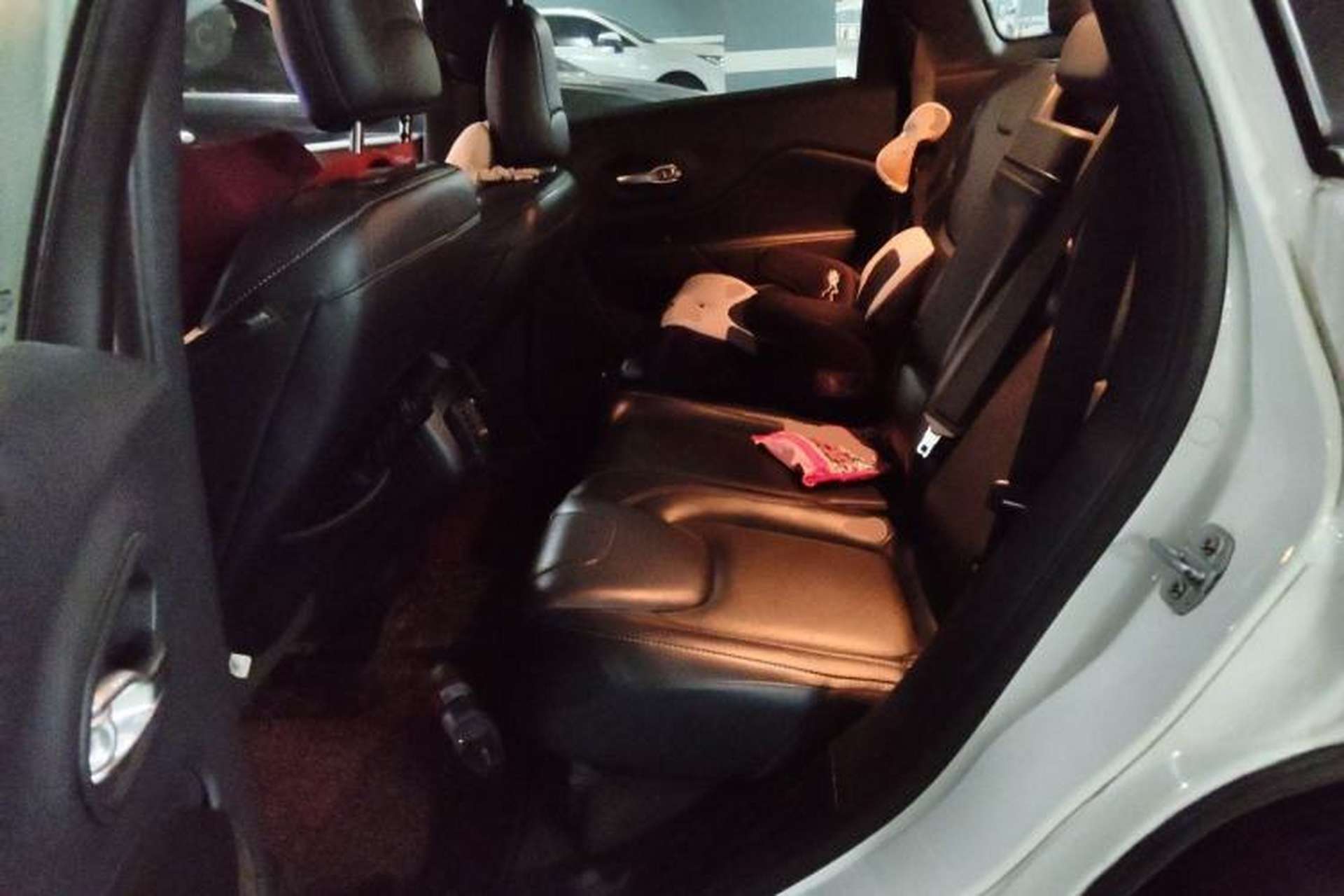 Used Jeep Cherokee 2017 2.4L Leading Edition Left Rear Seat
