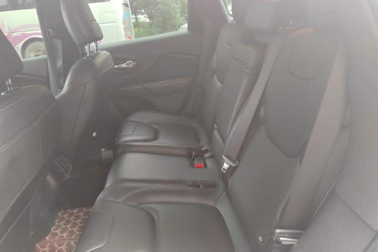 Used Jeep Cherokee 2017 2.0L Superior Edition Left Rear Seat