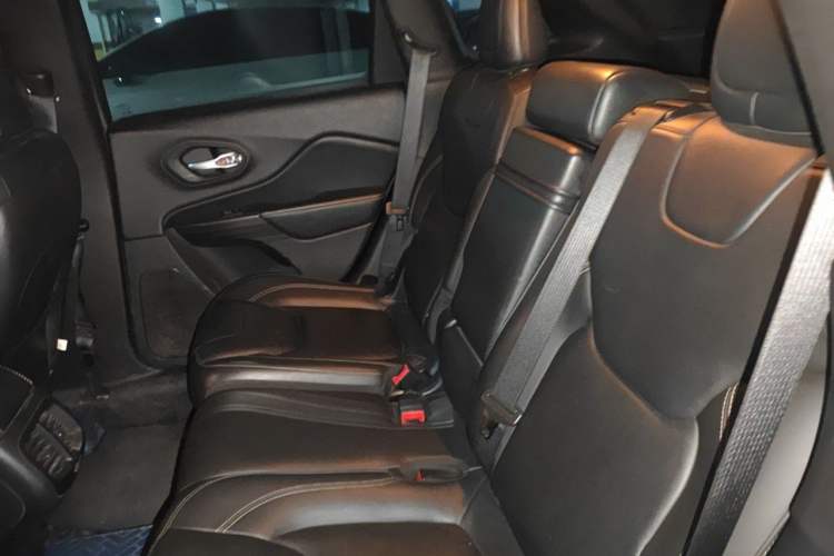 Used Jeep Cherokee 2017 2.4L Leading Edition Left Rear Seat