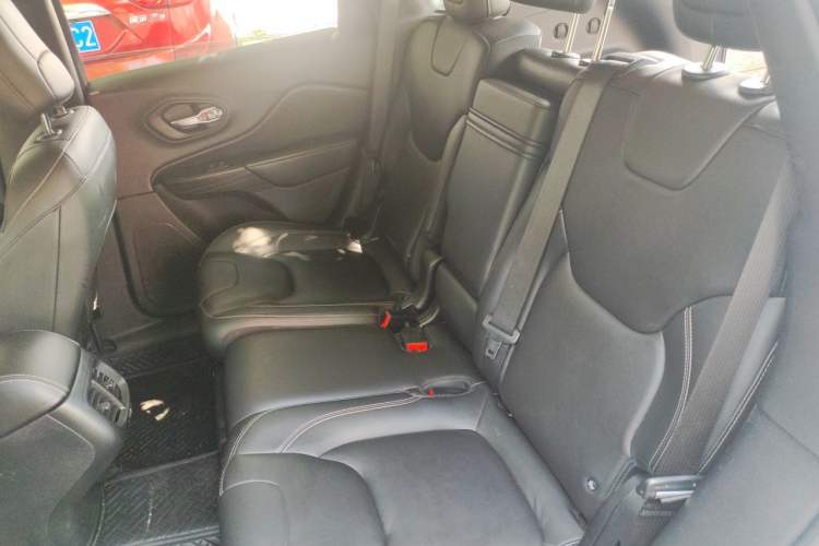 Used Jeep Cherokee 2017 2.0L Superior Edition Left Rear Seat