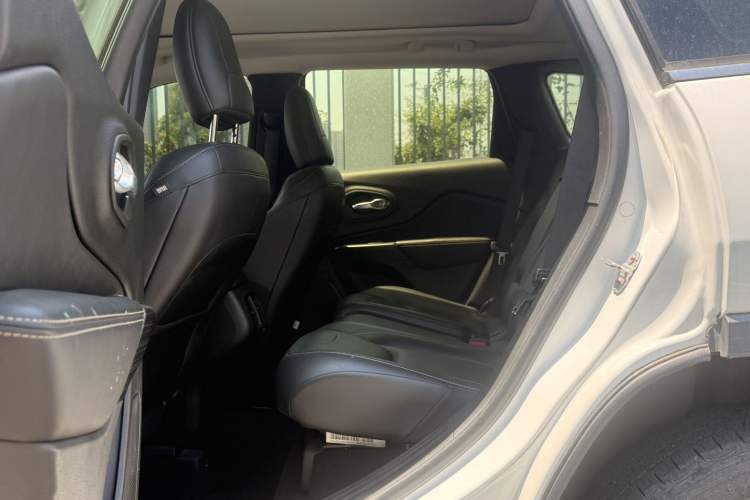 Used Jeep Cherokee 2017 2.4L Leading Smart Edition Left Rear Seat