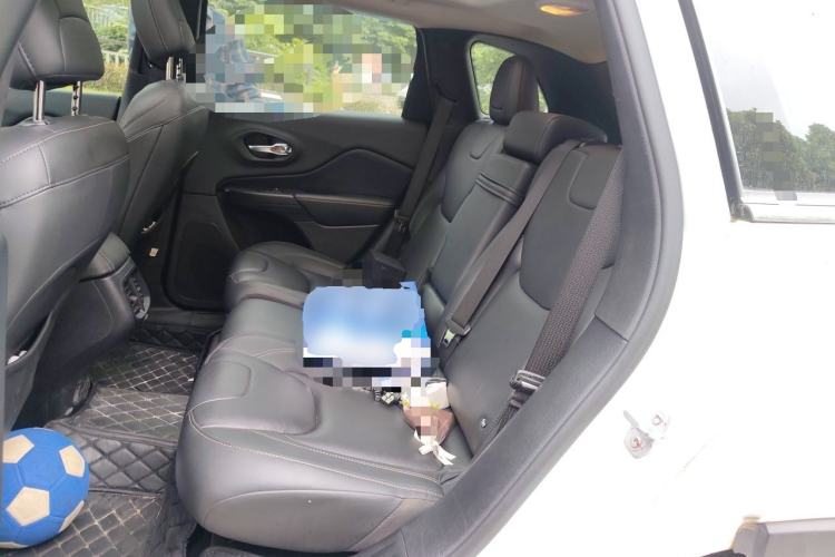 Used Jeep Cherokee 2017 2.0L Superior Edition Left Rear Seat