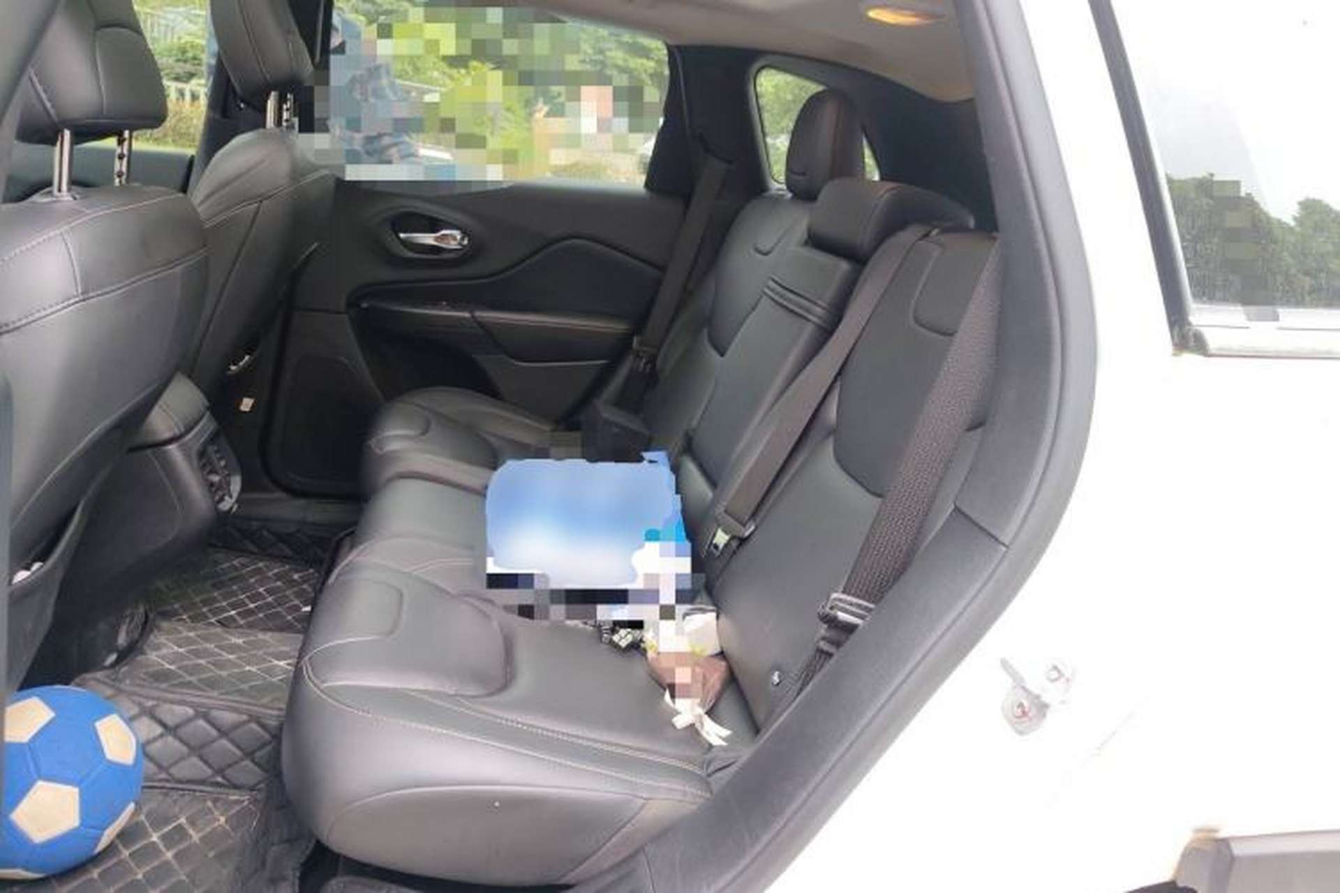 Used Jeep Cherokee 2017 2.0L Superior Edition Left Rear Seat
