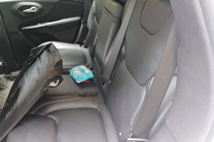 Used Jeep Cherokee 2017 2.0L Superior Edition Left Rear Seat
