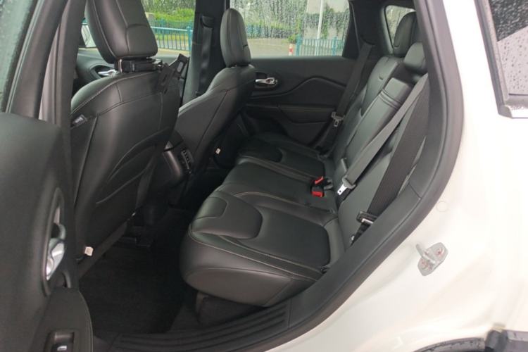 Used Jeep Cherokee 2017 2.0L Superior Edition Left Rear Seat