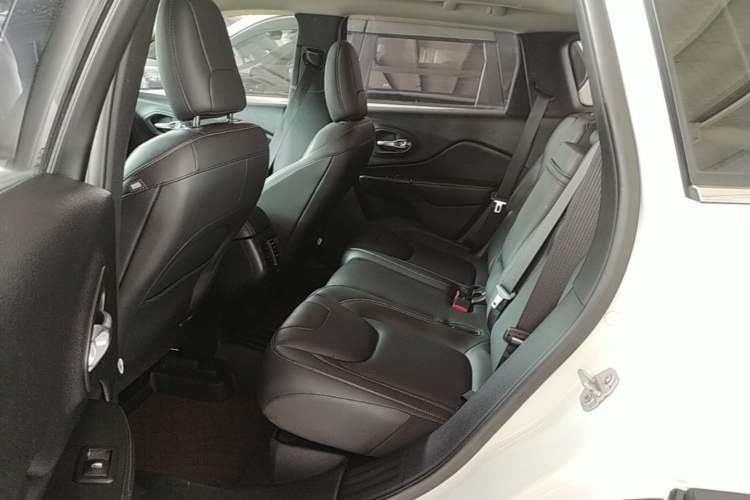 Used Jeep Cherokee 2017 2.0L Superior Edition Left Rear Seat