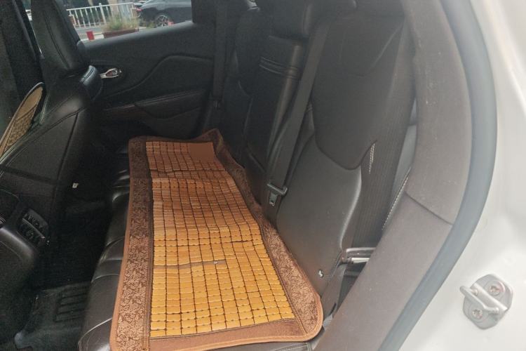 Used Jeep Cherokee 2017 2.0L Superior Edition Left Rear Seat
