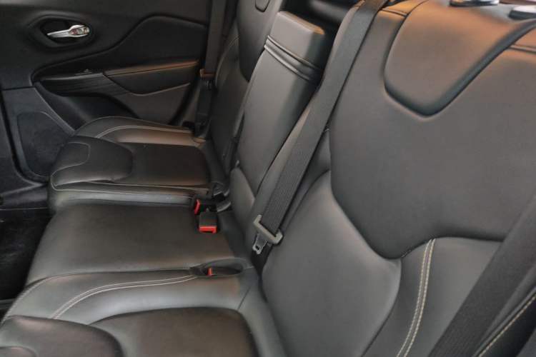 Used Jeep Cherokee 2017 2.0L Superior Edition Left Rear Seat