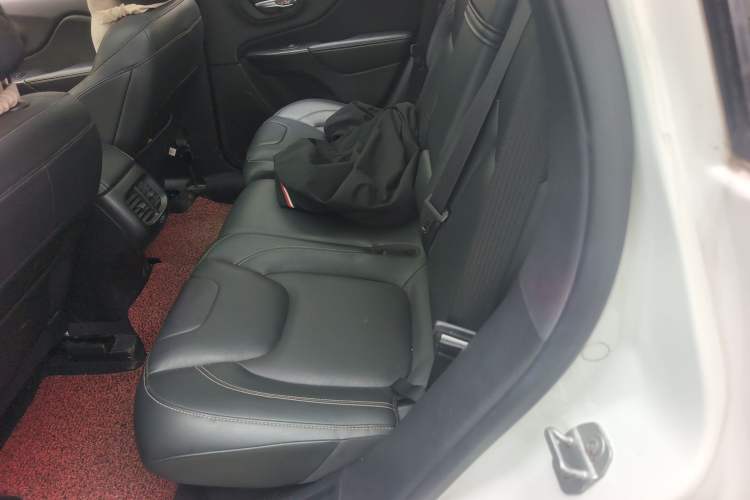 Used Jeep Cherokee 2017 2.4L Leading Edition Left Rear Seat