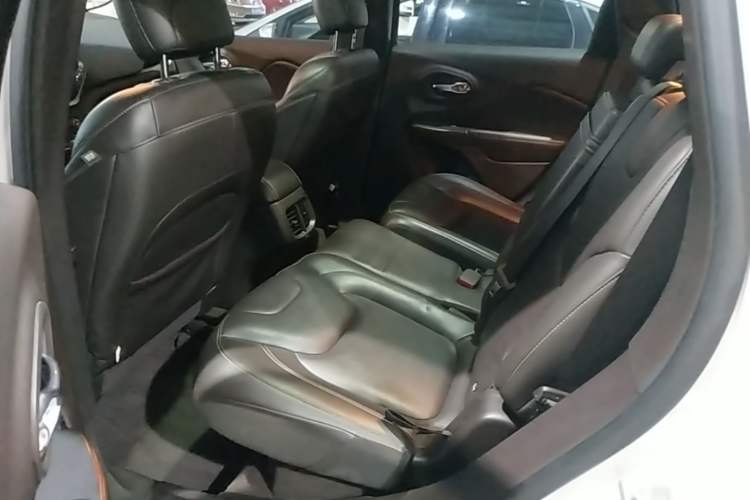 Used Jeep Cherokee 2017 2.4L Professional Smart Edition Left Rear Seat