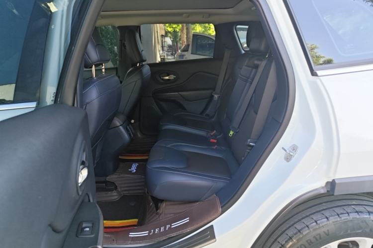 Used Jeep Cherokee 2017 2.4L Leading Edition Left Rear Seat