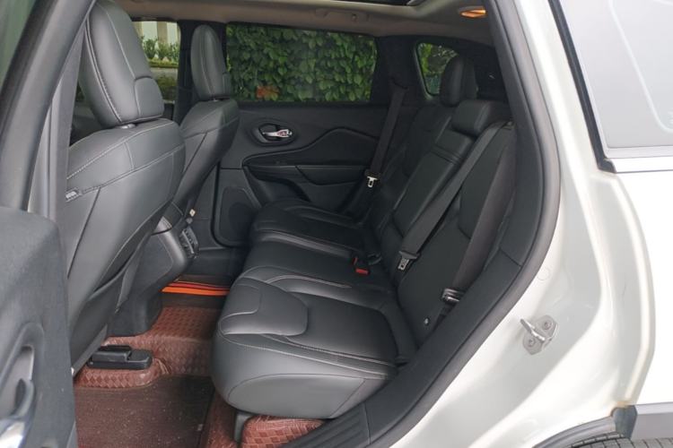 Used Jeep Cherokee 2017 2.0L Superior Edition Left Rear Seat