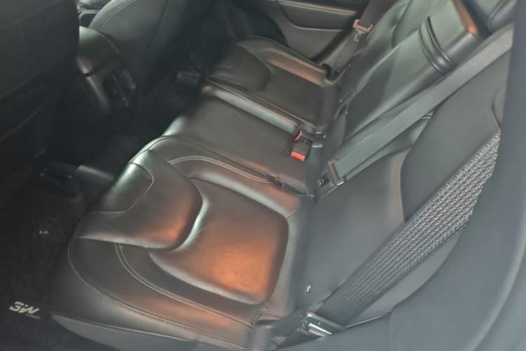 Used Jeep Cherokee 2017 2.0L Superior Edition Left Rear Seat