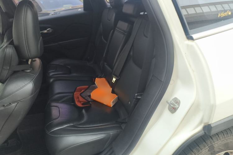 Used Jeep Cherokee 2017 2.4L Leading Smart Edition Left Rear Seat