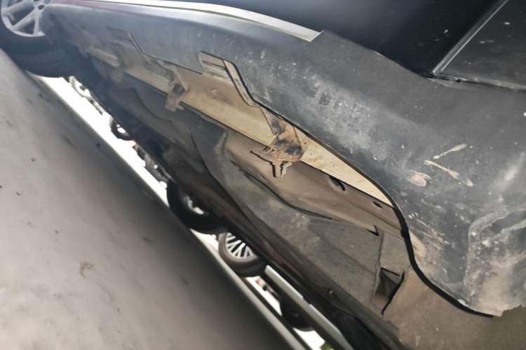 Used Jeep Cherokee 2017 2.0L Superior Edition Left Side Sill