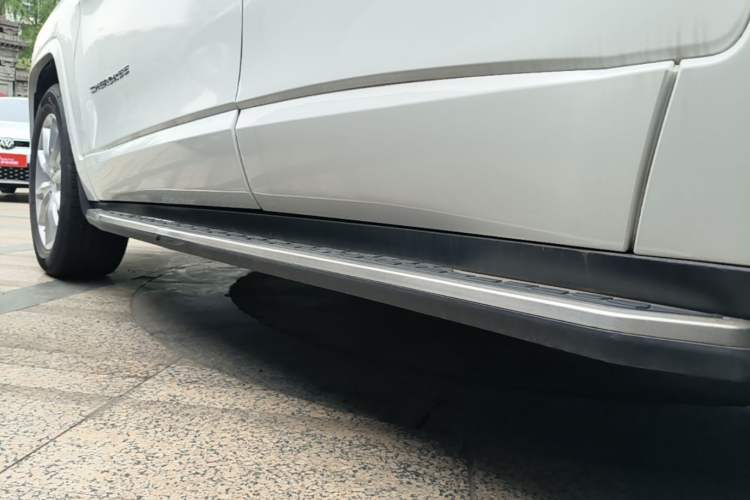 Used Jeep Cherokee 2017 2.4L Superior Edition Left Side Sill