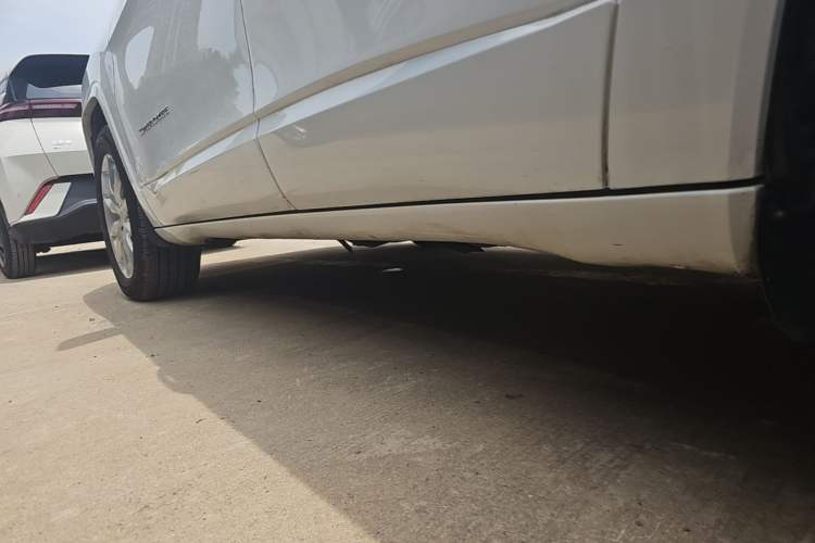 Used Jeep Cherokee 2017 2.4L Excellence Edition Left Side Sill