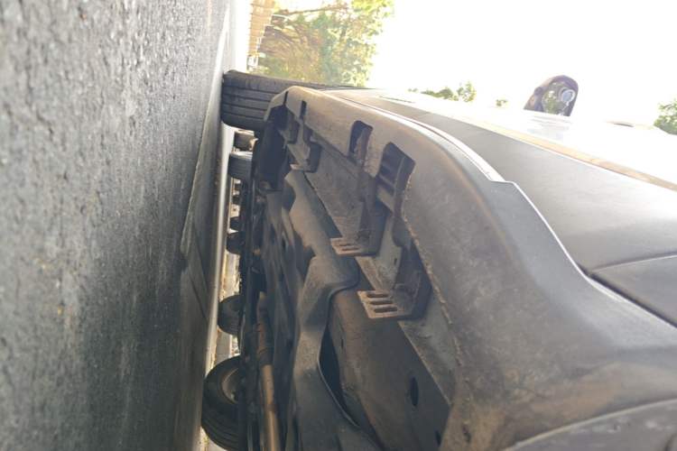 Used Jeep Cherokee 2017 2.0L Superior Edition Left Side Sill