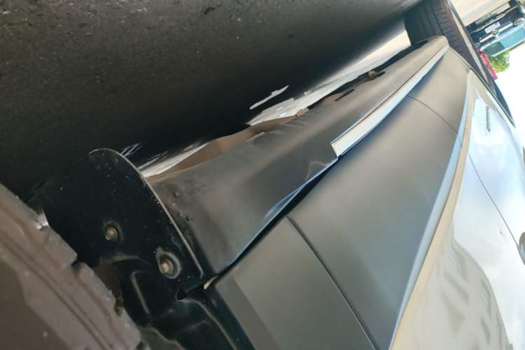 Used Jeep Cherokee 2017 2.0L Superior Edition Left Side Sill