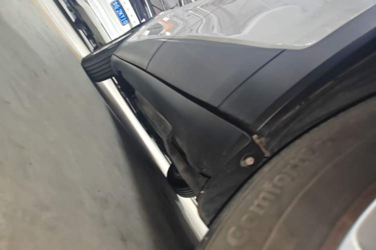 Used Jeep Cherokee 2017 2.0L Superior Edition Left Side Sill