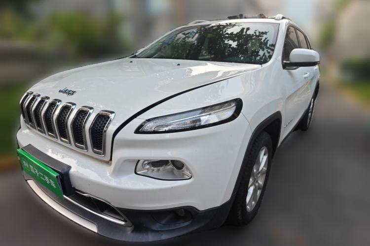 Used Jeep Cherokee 2017 2.4L Leading Smart Edition Guazi used car, China used car export, Used car for sale, Used  cars, Cheapest cars for sale