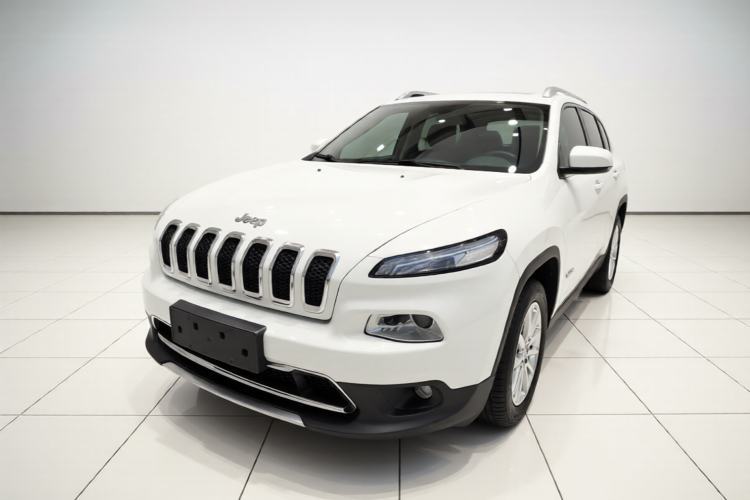 Used Jeep Cherokee 2017 2.0L Superior Edition Guazi used car, China used car export, Used car for sale, Used  cars, Cheapest cars for sale