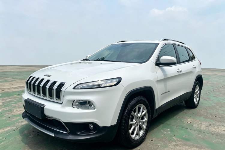 Used Jeep Cherokee 2017 2.0L Superior Edition Guazi used car, China used car export, Used car for sale, Used  cars, Cheapest cars for sale