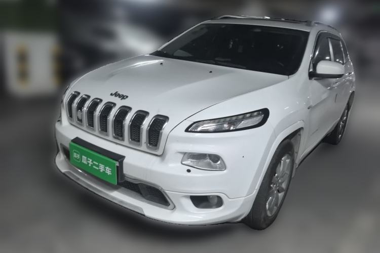 Used Jeep Cherokee 2017 2.4L Professional Smart Edition Guazi used car, China used car export, Used car for sale, Used cars, Cheapest cars for sale