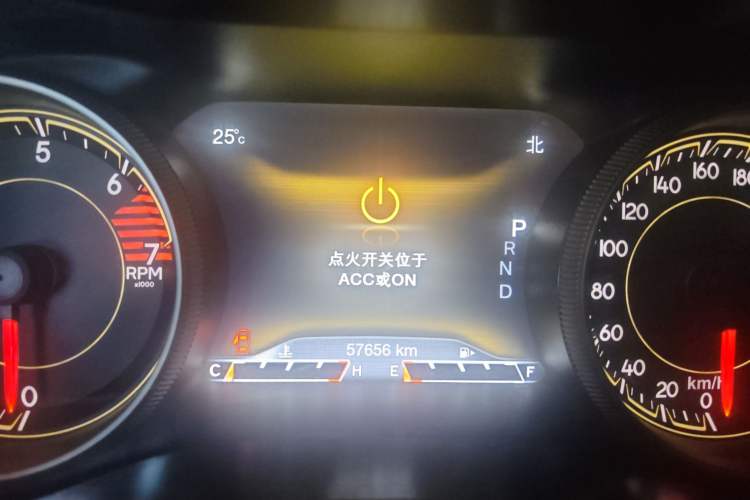 Used Jeep Cherokee 2017 2.0L Superior Edition Odometer Close Up