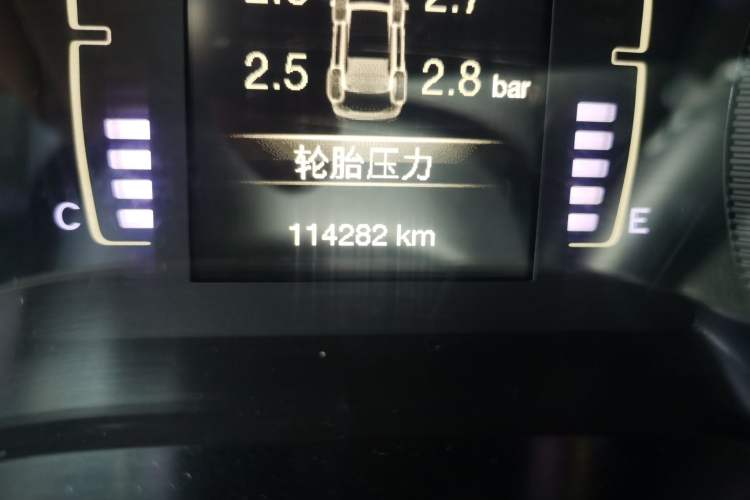 Used Jeep Cherokee 2017 2.4L Leading Edition Odometer Close Up