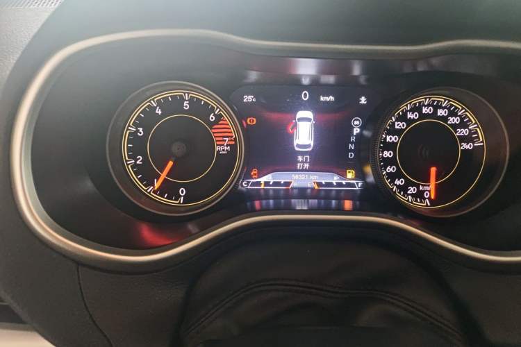 Used Jeep Cherokee 2017 2.0L Superior Edition Odometer Close Up