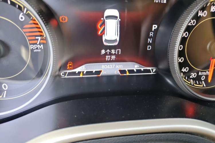 Used Jeep Cherokee 2017 2.0L Superior Edition Odometer Close Up