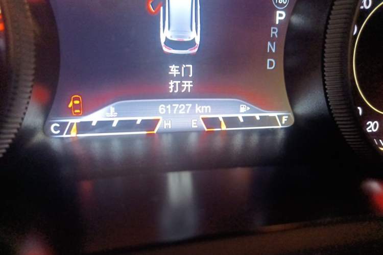 Used Jeep Cherokee 2017 2.0L Superior Edition Odometer Close Up