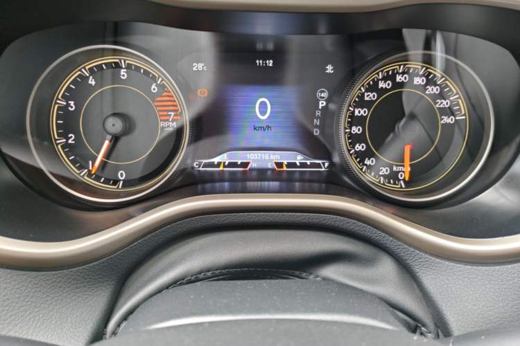 Used Jeep Cherokee 2017 2.0L Superior Edition Odometer Close Up