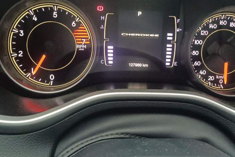 Used Jeep Cherokee 2017 2.4L Professional Edition Odometer Close Up