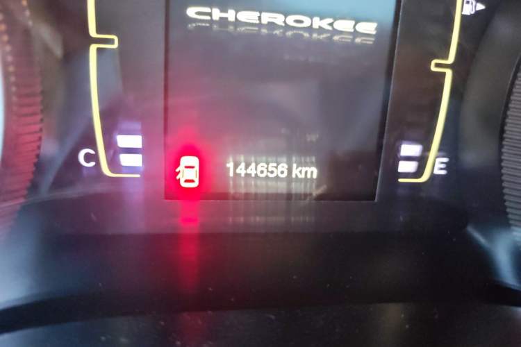 Used Jeep Cherokee 2017 2.4L Leading Edition Odometer Close Up