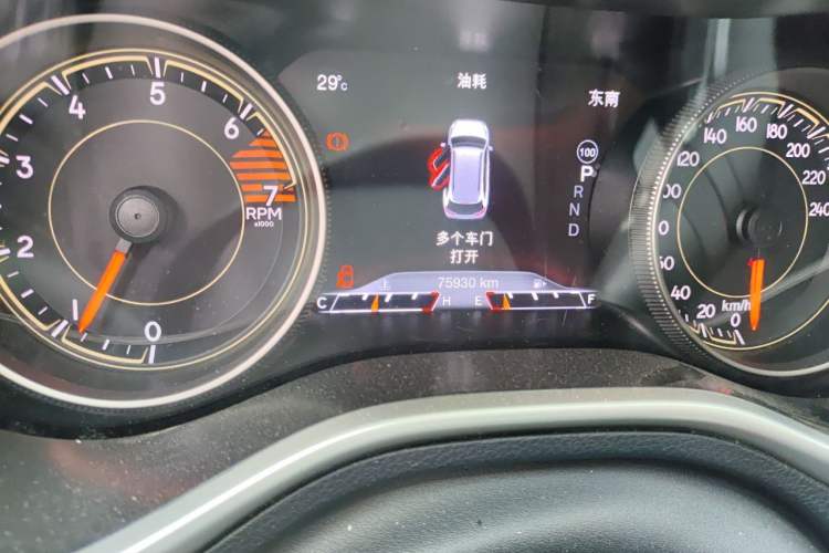 Used Jeep Cherokee 2017 2.0L Superior Edition Odometer Close Up