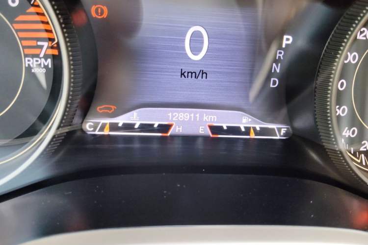 Used Jeep Cherokee 2017 2.0L Superior Edition Odometer Close Up
