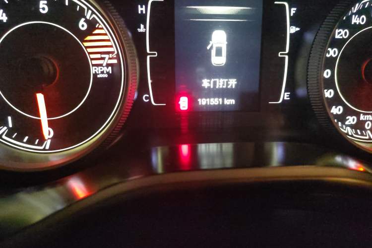 Used Jeep Cherokee 2017 2.4L Leading Edition Odometer Close Up