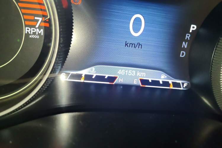 Used Jeep Cherokee 2017 2.0L Superior Edition Odometer Close Up